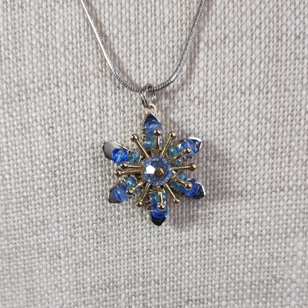 Vintage Liztech Snowflake Pendant Necklace